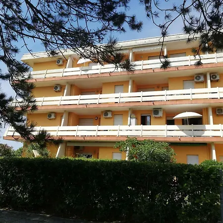 Waterfront In 53921 Apartman