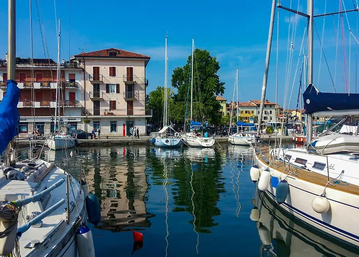 Waterfront In 53921 Apartment *