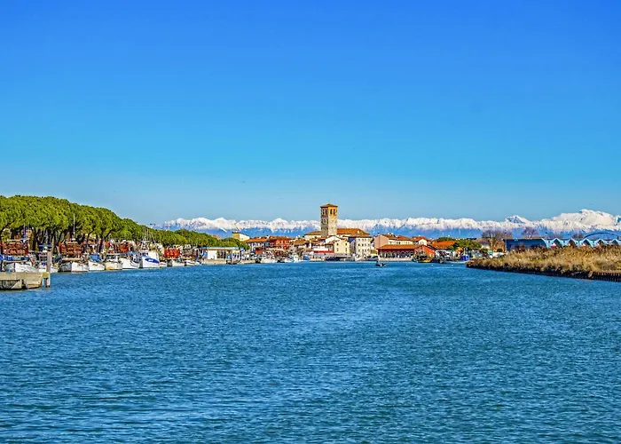 Waterfront In 53921 Apartment *